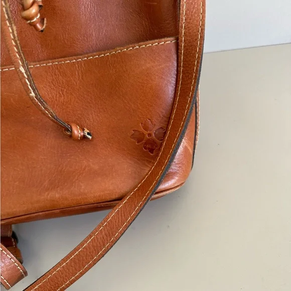 Patricia Nash Leather Crossbody Bucket Bag - Picture 5 of 9